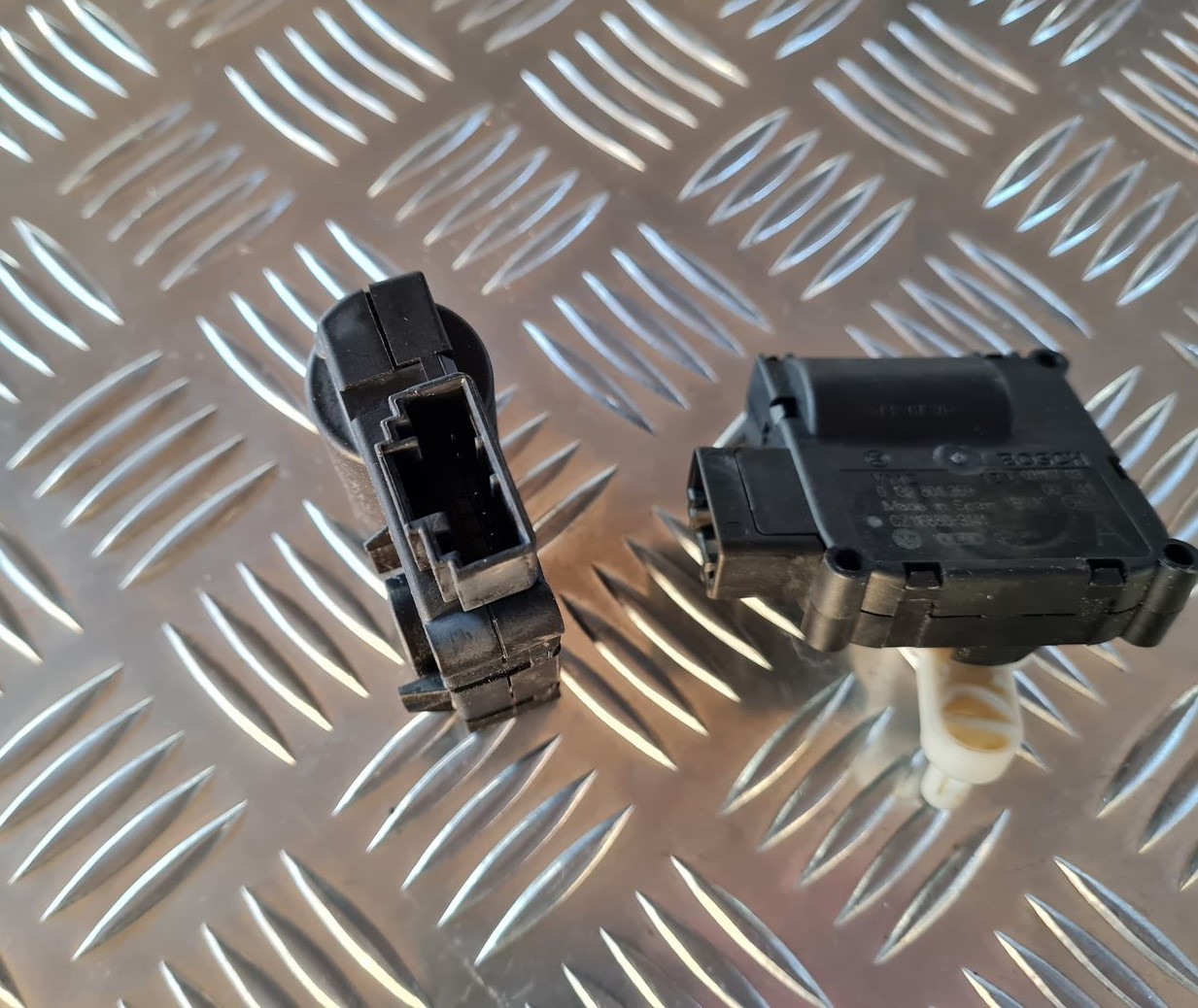 Apsildes sistēmas aktuators priekš AUDI A6 2008