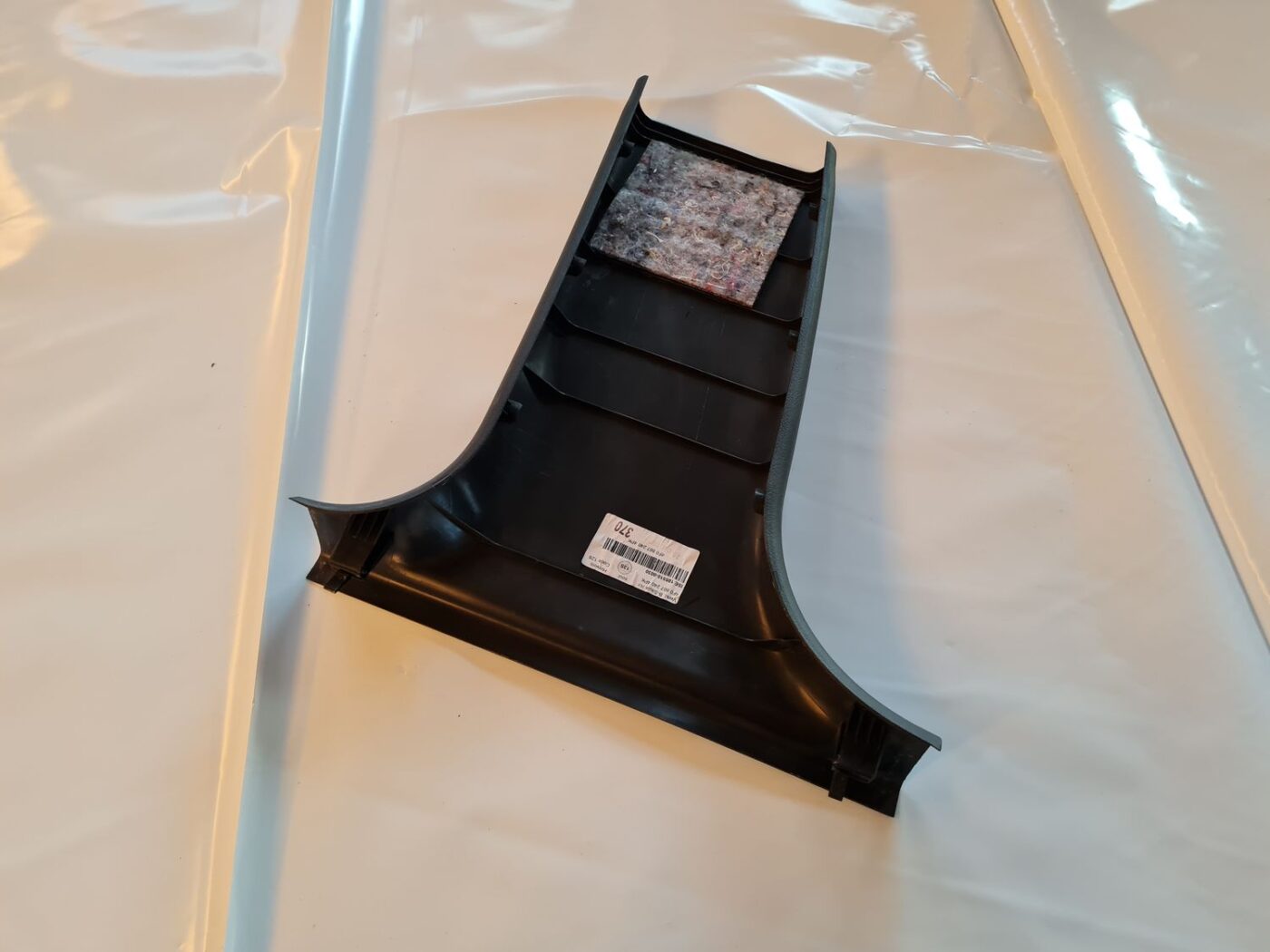 Vidējas salona statnes apdare priekš AUDI A6 2008