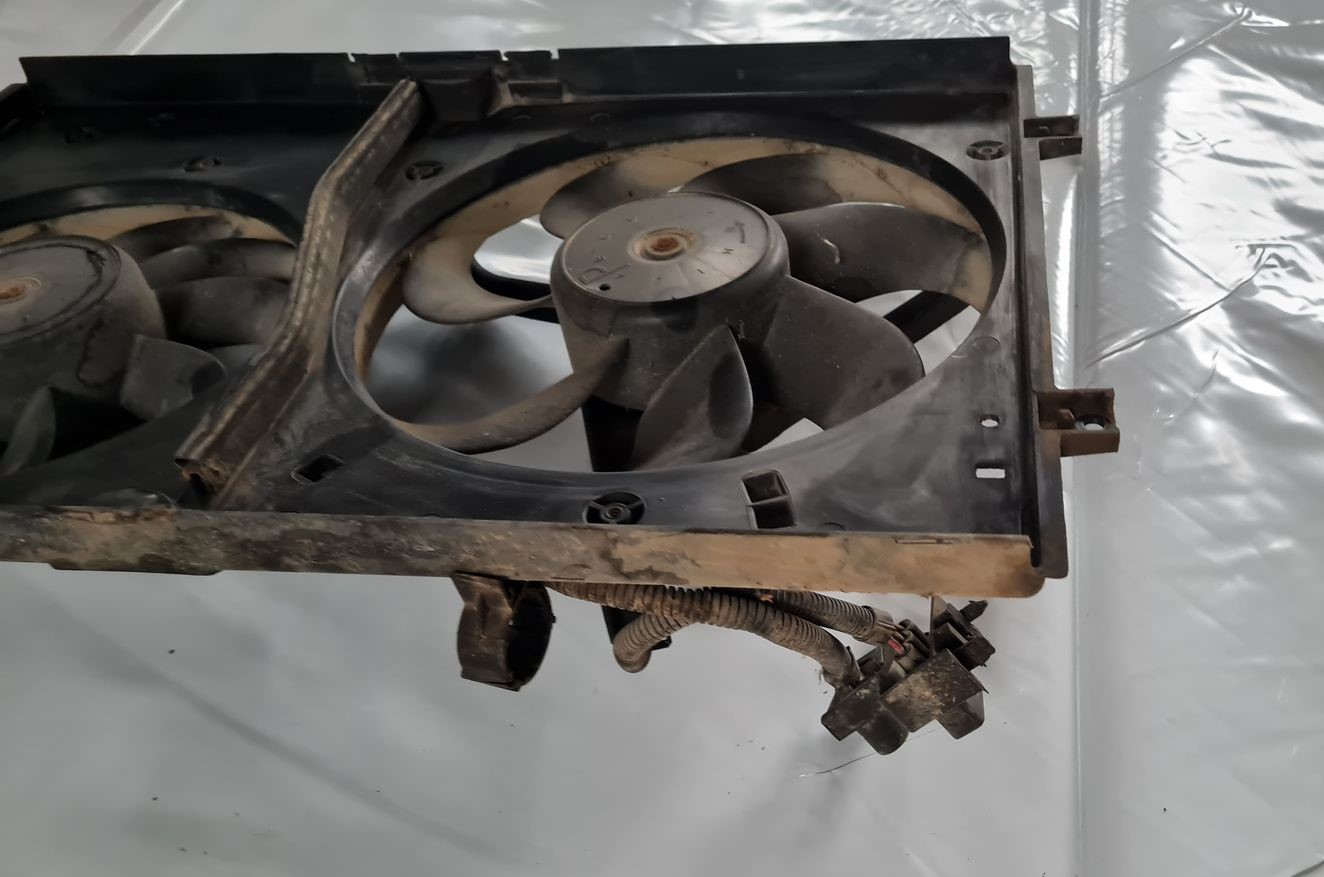 Dzesēšanas radiatora ventilators priekš VW GOLF IV 1999 2 Dzesēšanas radiatora ventilators priekš VW GOLF IV 1999