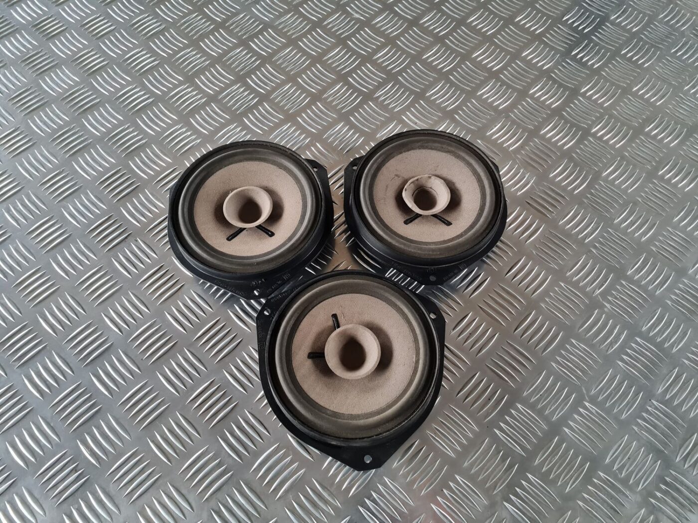 Durvju skaļrunis, apakšā priekš OPEL MERIVA 2004 2 Durvju skaļrunis, apakšā priekš OPEL MERIVA 2004