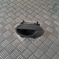 Aizmugurējais kreisais durvju rokturis priekš OPEL MERIVA 2004