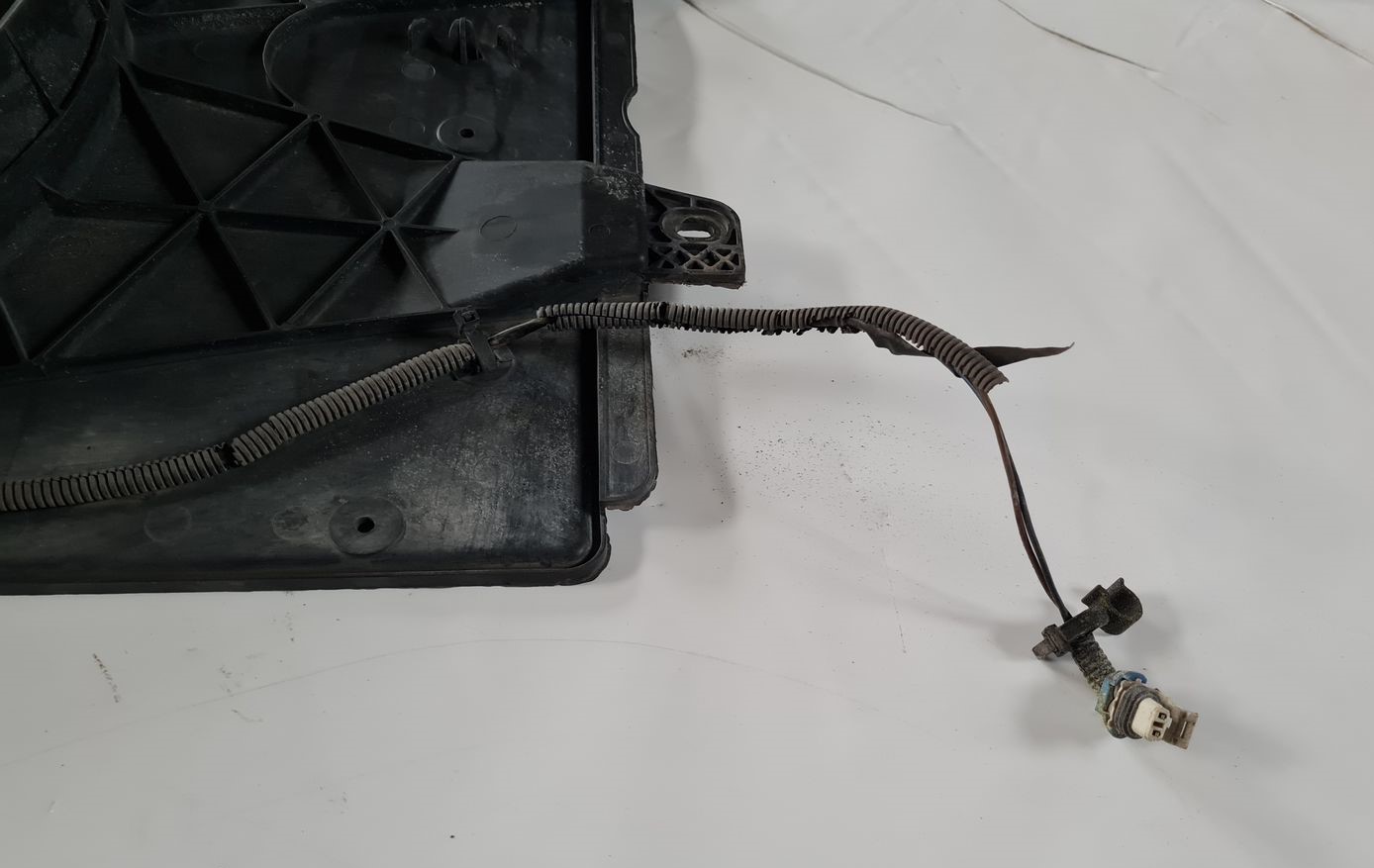 Dzesēšanas radiatora ventilators priekš OPEL MERIVA 2004 2 Dzesēšanas radiatora ventilators priekš OPEL MERIVA 2004