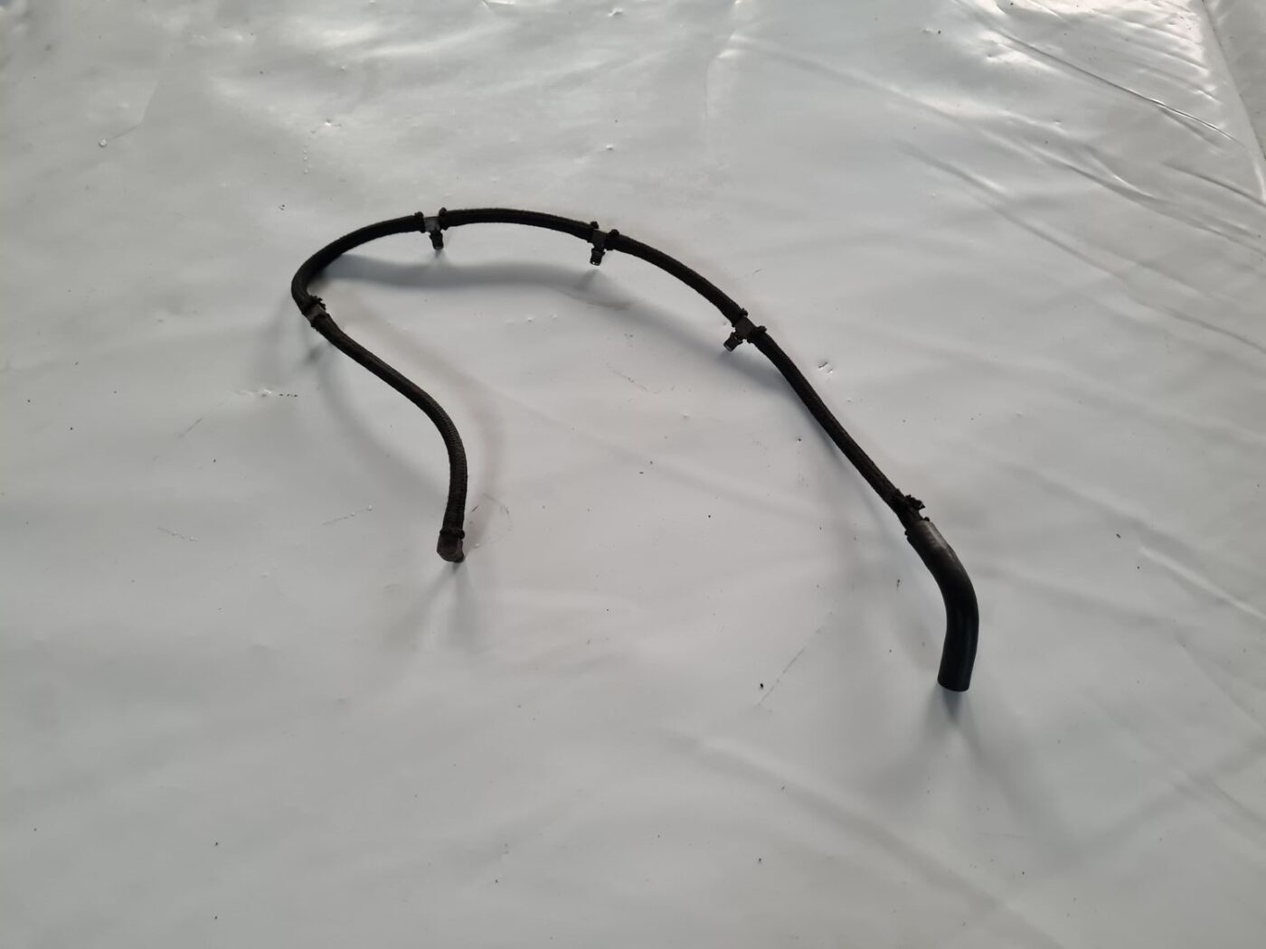 Degvielas atgriešanas caurule priekš VOLVO S80 2007 Black 4 Degvielas atgriešanas caurule priekš VOLVO S80 2007 Black