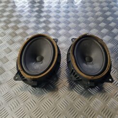 Durvju skaļrunis, apakšā priekš TOYOTA AVENSIS 2010