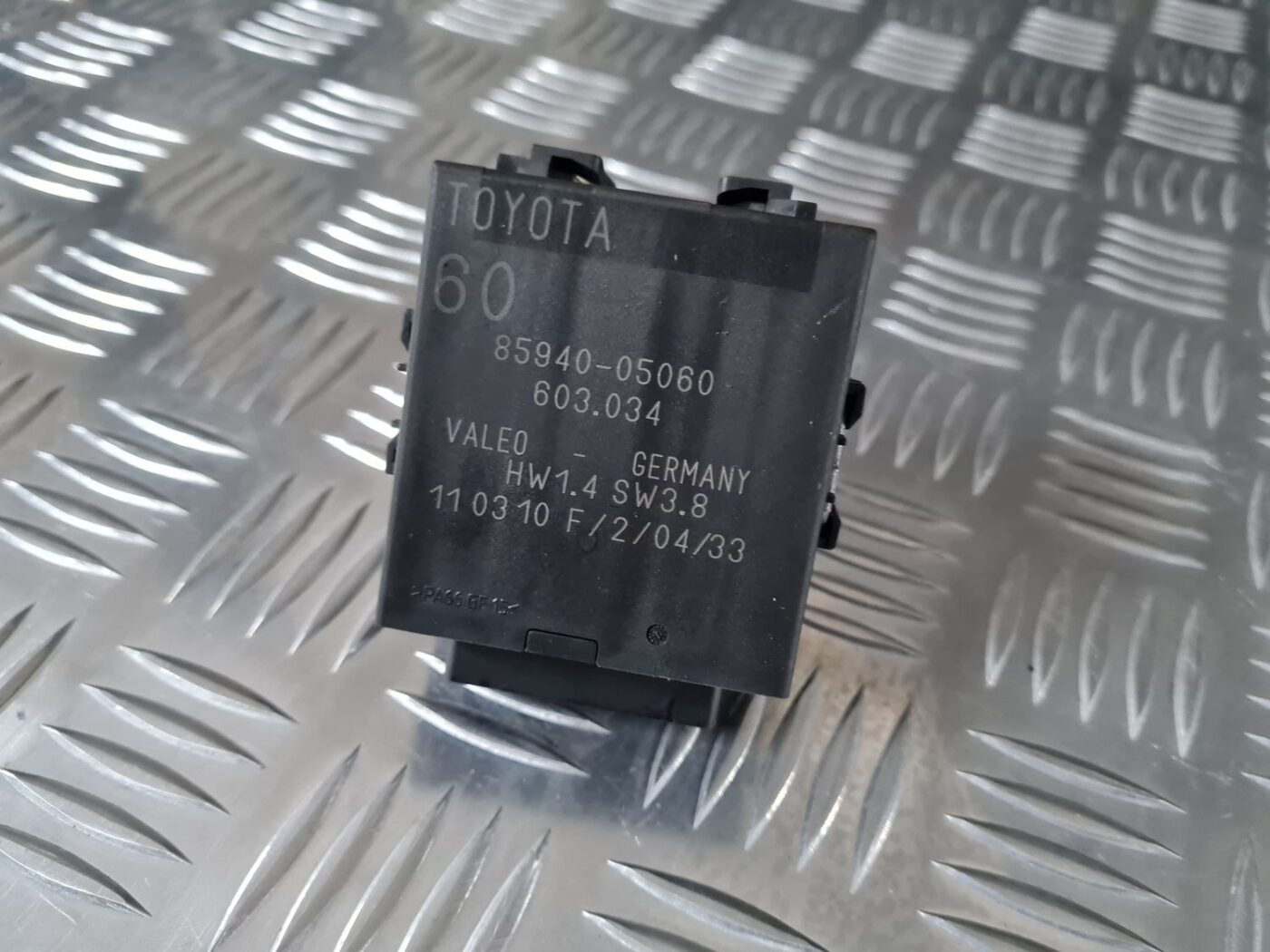 Vējstikla tīrīšanas mehānisma releja priekš TOYOTA AVENSIS 2010 2 Vējstikla tīrīšanas mehānisma releja priekš TOYOTA AVENSIS 2010