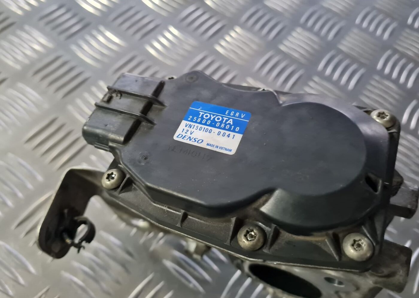 EGR vārsts priekš TOYOTA AVENSIS 2010 2 EGR vārsts priekš TOYOTA AVENSIS 2010