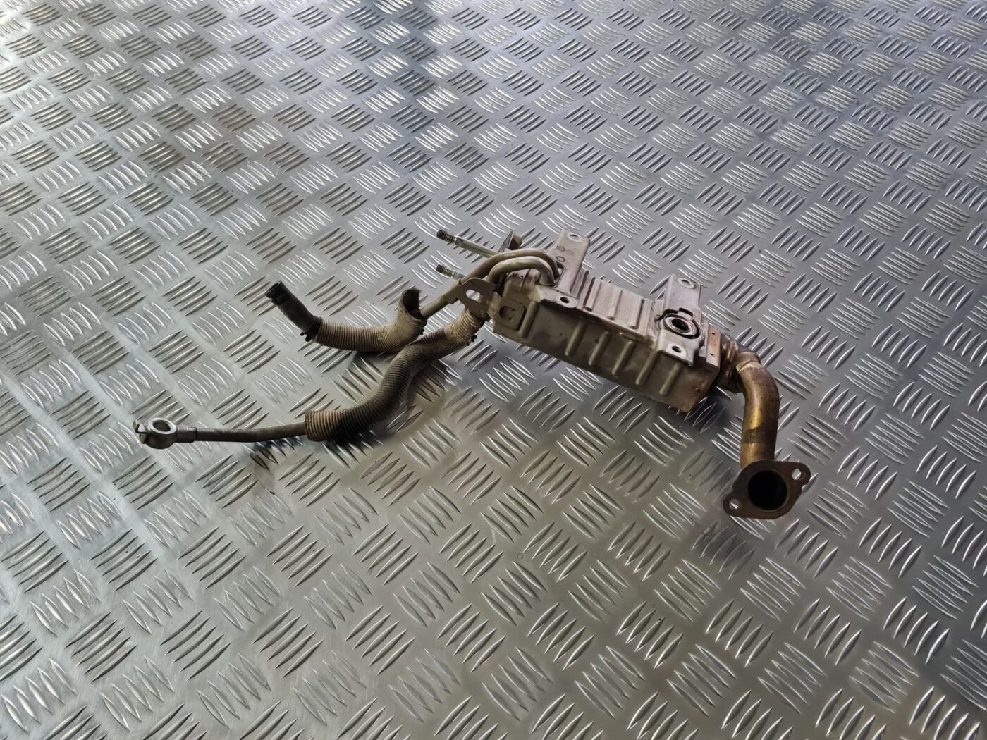 EGR vārsta dzesētājs priekš TOYOTA AVENSIS 2010 4 EGR vārsta dzesētājs priekš TOYOTA AVENSIS 2010