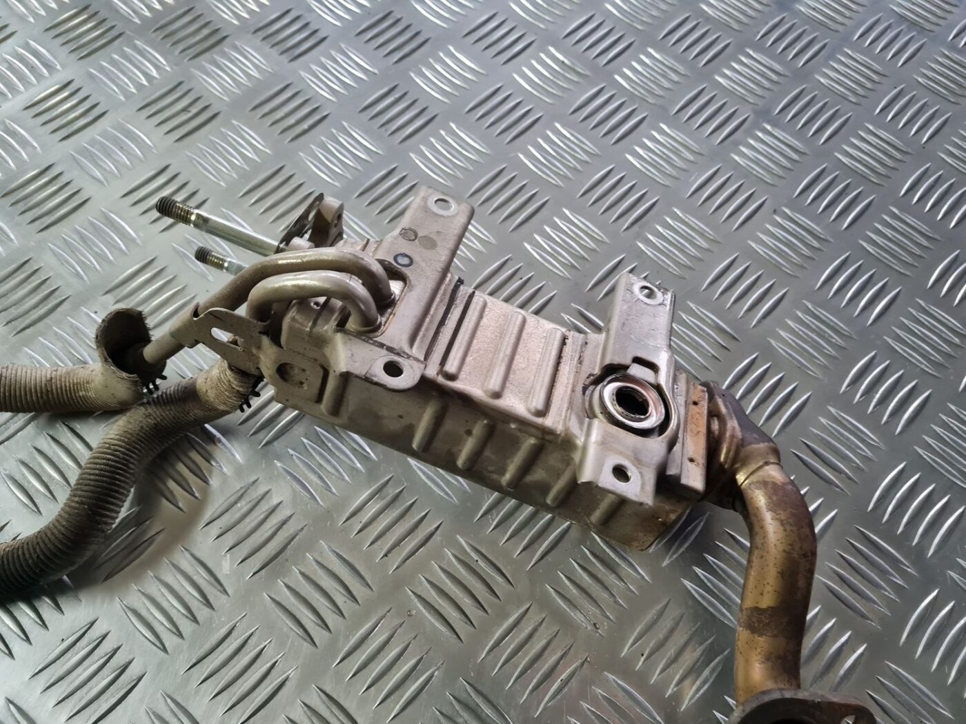 EGR vārsta dzesētājs priekš TOYOTA AVENSIS 2010 3 EGR vārsta dzesētājs priekš TOYOTA AVENSIS 2010