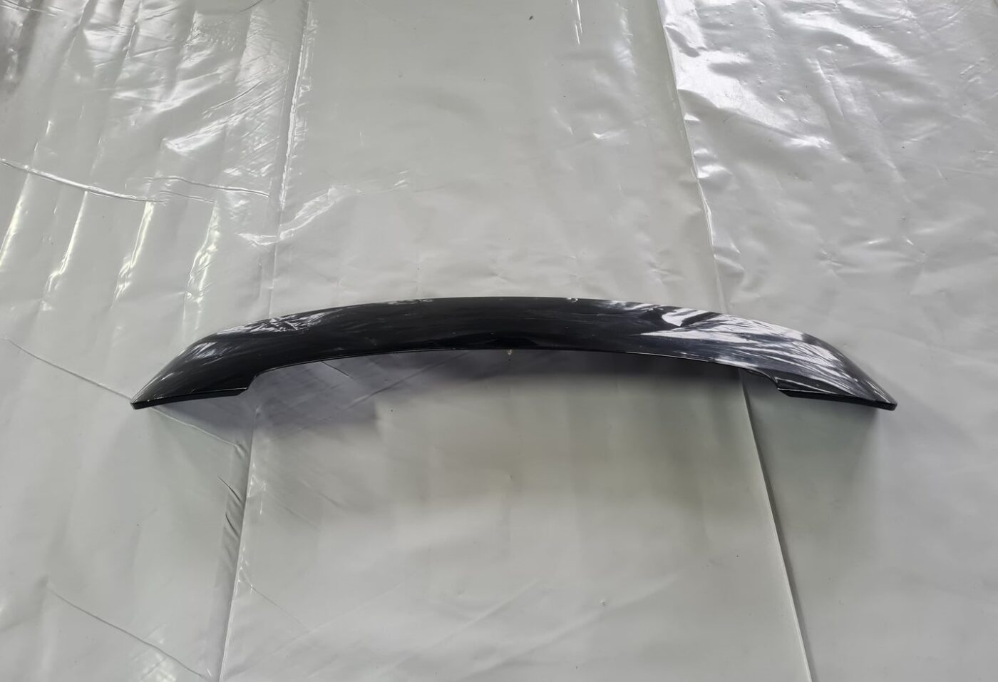 Bagāžnieka vāka spoileris priekš TOYOTA AVENSIS 2010 2 Bagāžnieka vāka spoileris priekš TOYOTA AVENSIS 2010