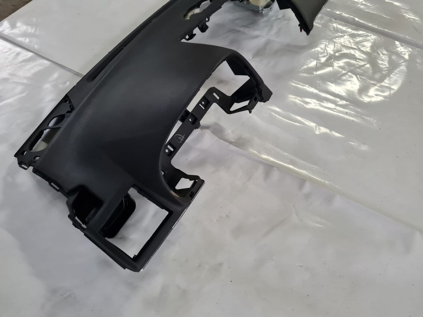 Mērinstrumentu panelis priekš TOYOTA AVENSIS 2010 6 Mērinstrumentu panelis priekš TOYOTA AVENSIS 2010