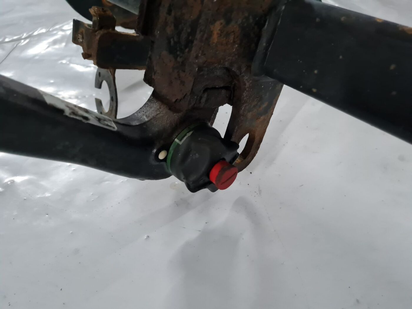 Sakabes ierīce (farkops) priekš TOYOTA AVENSIS 2010 5 Sakabes ierīce (farkops) priekš TOYOTA AVENSIS 2010