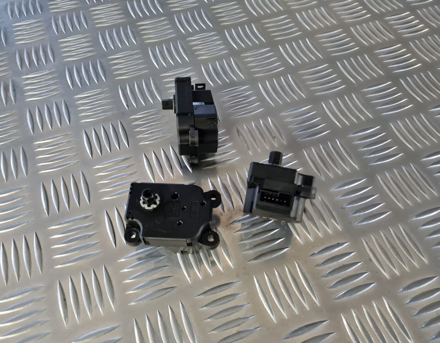 Apsildes sistēmas aktuators priekš CITROEN C8 2005 4 Apsildes sistēmas aktuators priekš CITROEN C8 2005