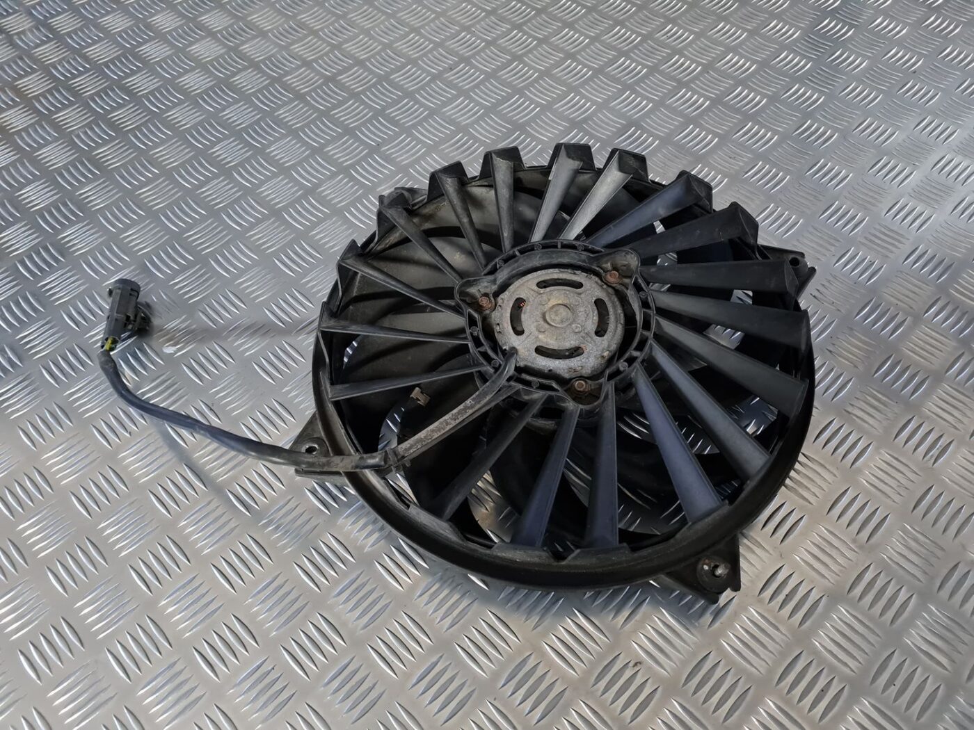 Dzesēšanas radiatora ventilators priekš CITROEN C8 2005 4 Dzesēšanas radiatora ventilators priekš CITROEN C8 2005