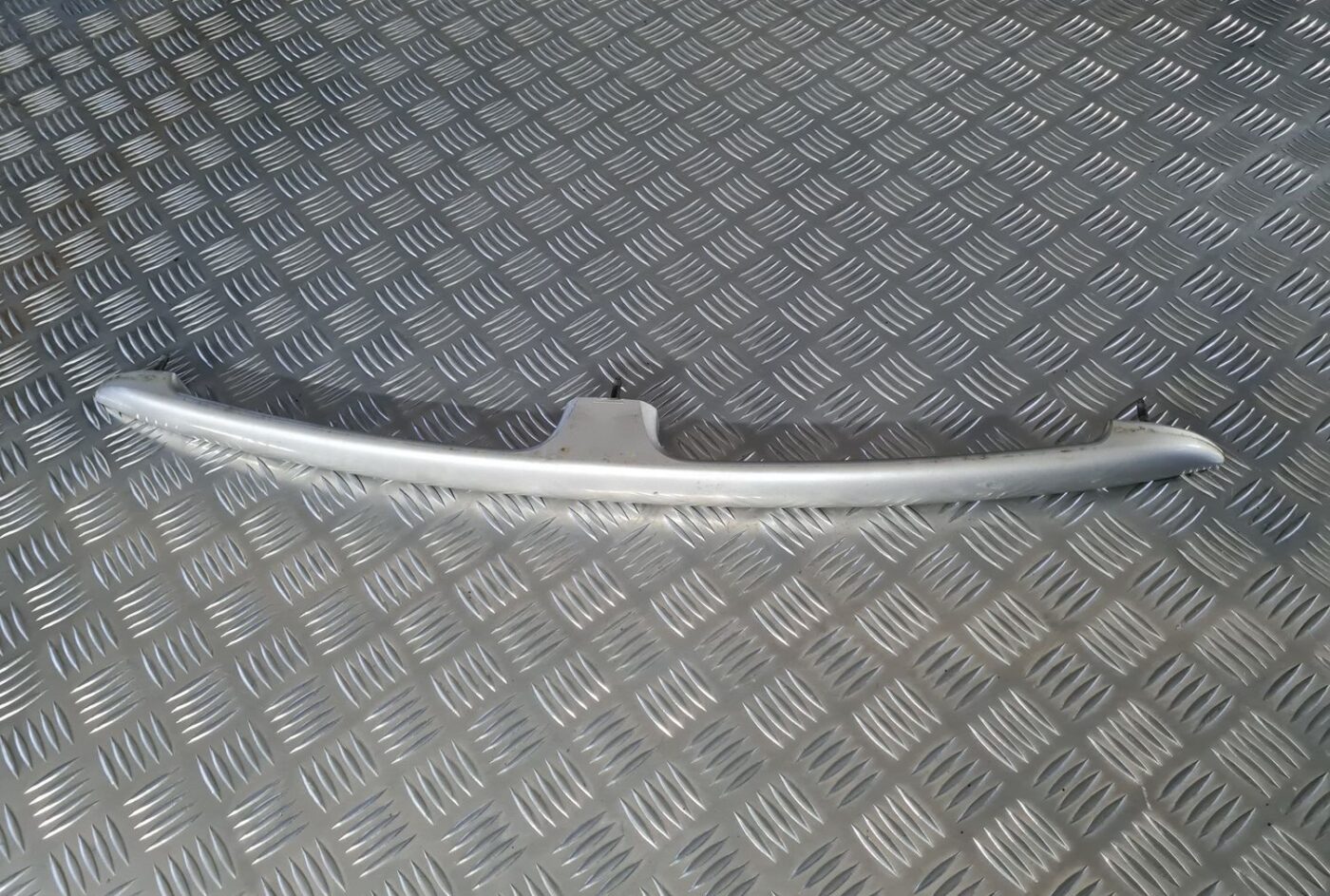 Bagažnieka vāka rokturis priekš CITROEN C8 2005 1 Bagažnieka vāka rokturis priekš CITROEN C8 2005