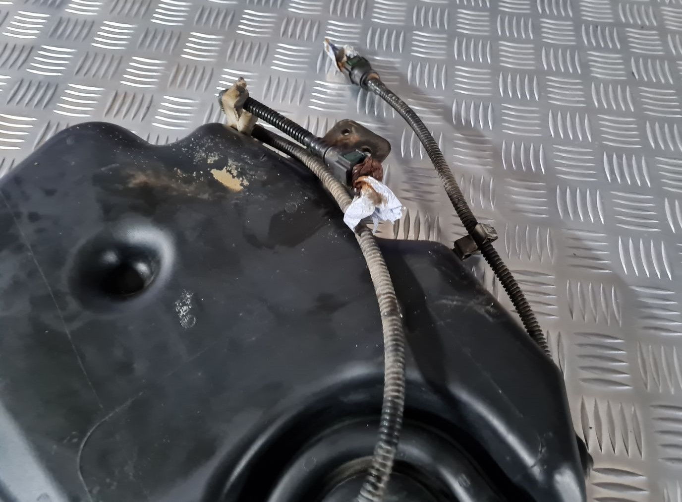 DPF/FAP šķidrās degvielas piedevas rezervuārs priekš CITROEN C8 2005 6 DPF/FAP šķidrās degvielas piedevas rezervuārs priekš CITROEN C8 2005