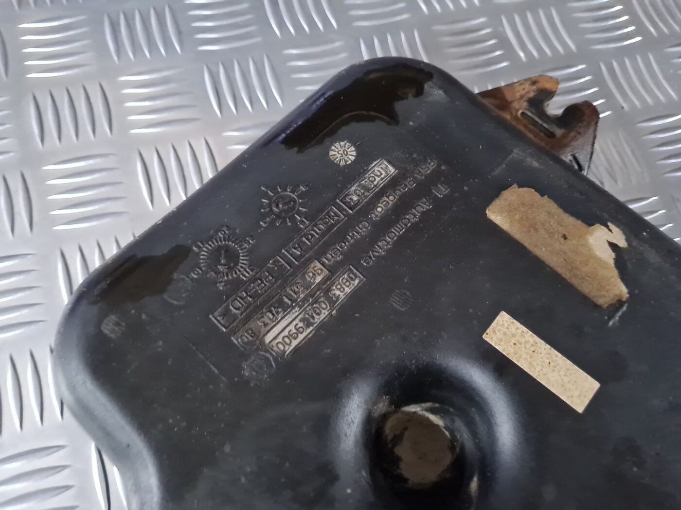 DPF/FAP šķidrās degvielas piedevas rezervuārs priekš CITROEN C8 2005 4 DPF/FAP šķidrās degvielas piedevas rezervuārs priekš CITROEN C8 2005