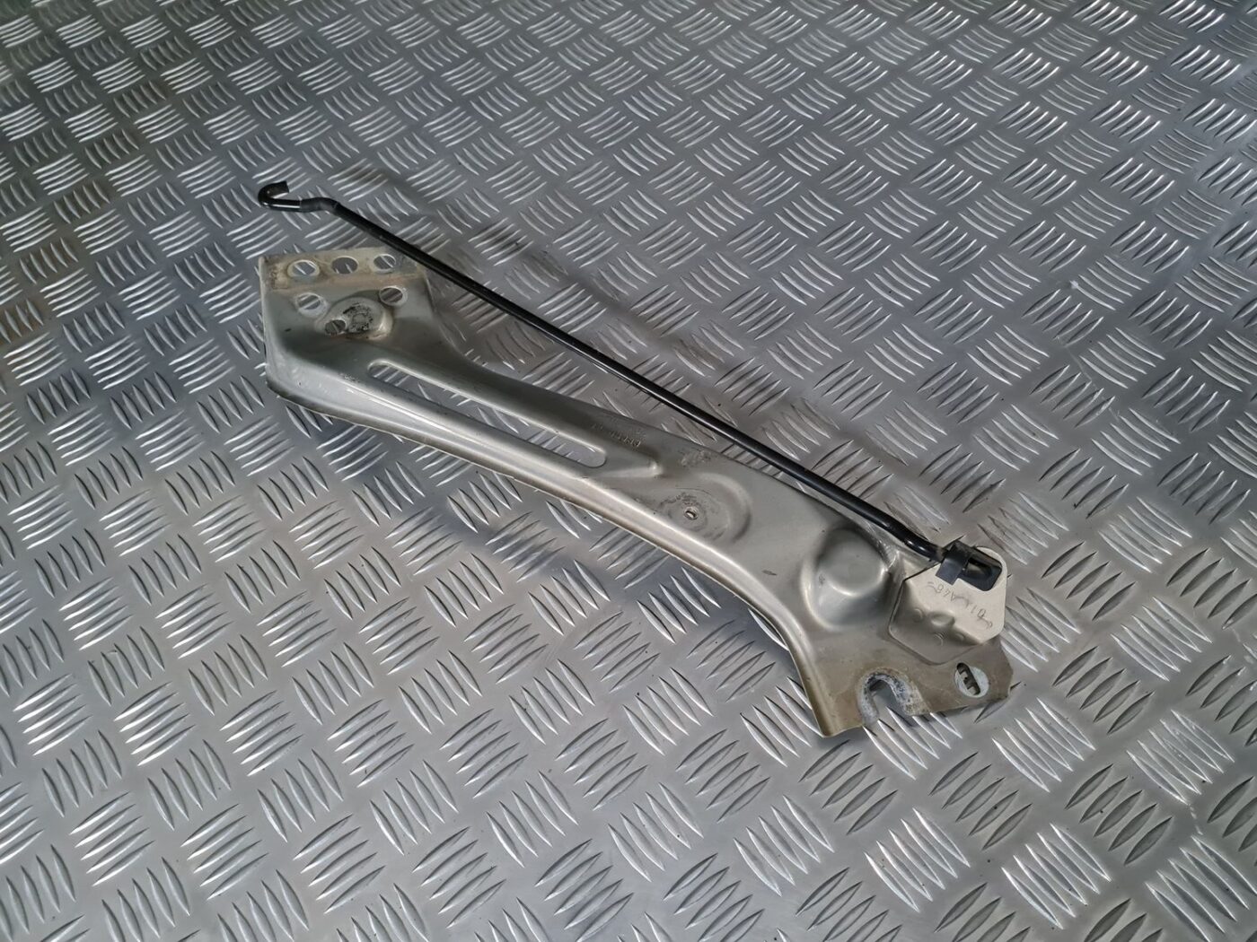 Priekšējā radiatora rāmja augšēja daļa priekš CITROEN C8 2005 1 Priekšējā radiatora rāmja augšēja daļa priekš CITROEN C8 2005