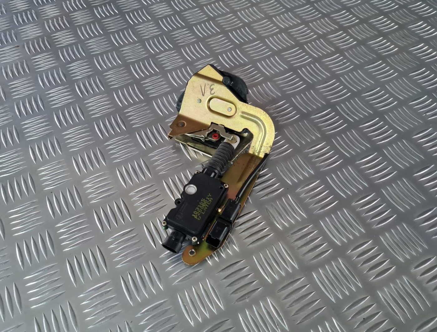 Aizmugurējo kreiso durvju slēdzene priekš CITROEN C8 2005 1 Aizmugurējo kreiso durvju slēdzene priekš CITROEN C8 2005