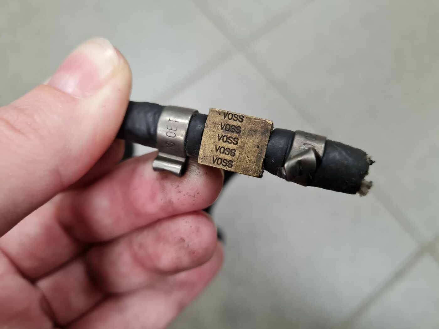 Degvielas atgriešanas caurule priekš MERCEDES BENZ ML320 2005 BLACK 5 Degvielas atgriešanas caurule priekš MERCEDES BENZ ML320 2005 BLACK