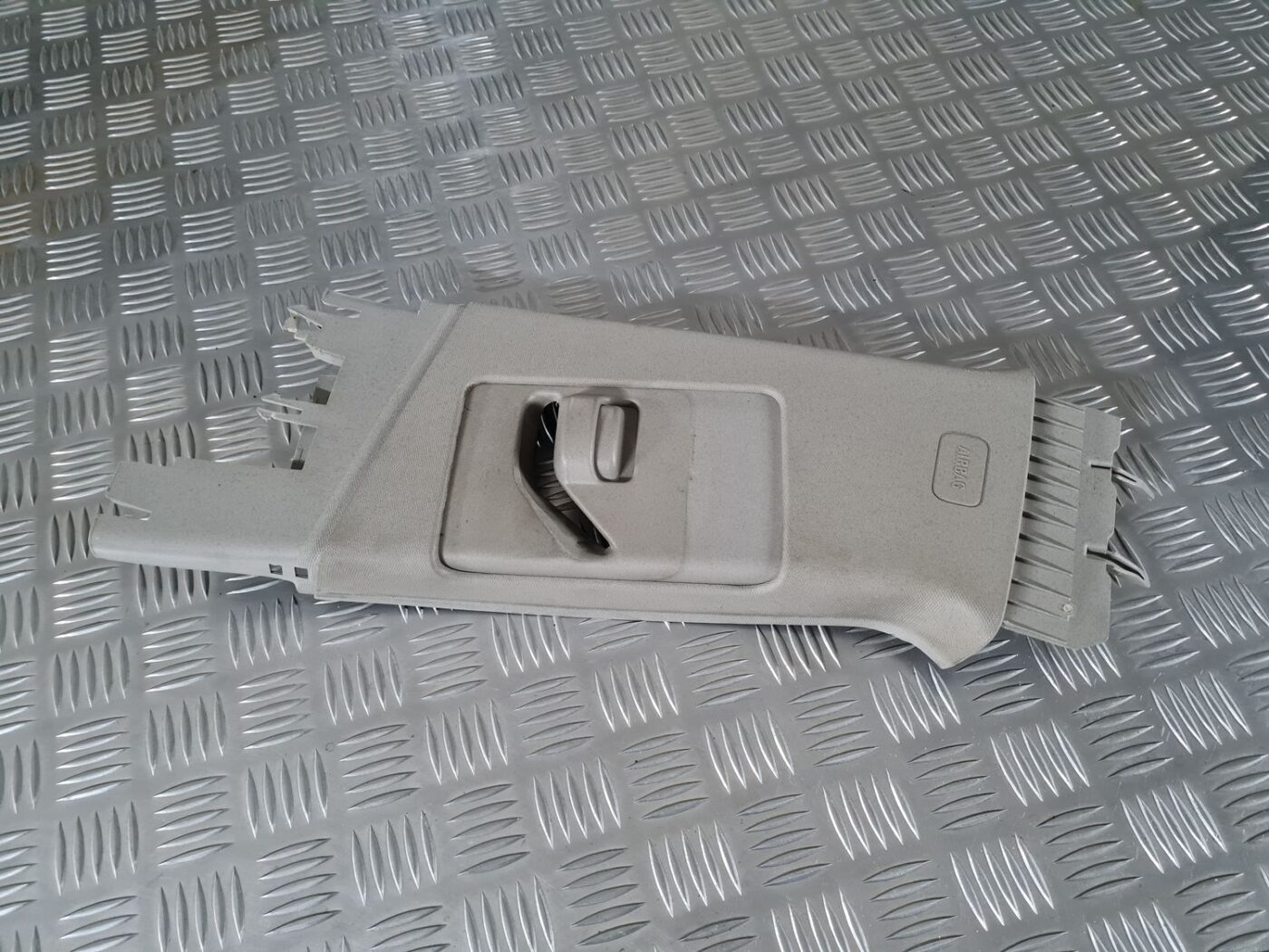 Vidējas salona statnes apdare priekš OPEL INSIGNIA 2016