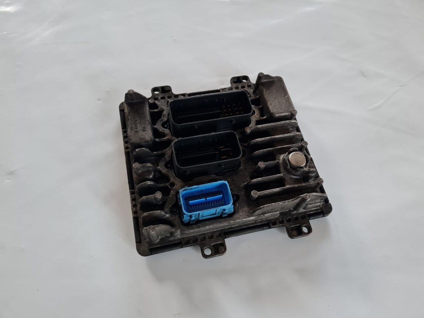 Dzinēja vadības bloks priekš OPEL INSIGNIA 2016 1 Dzinēja vadības bloks priekš OPEL INSIGNIA 2016