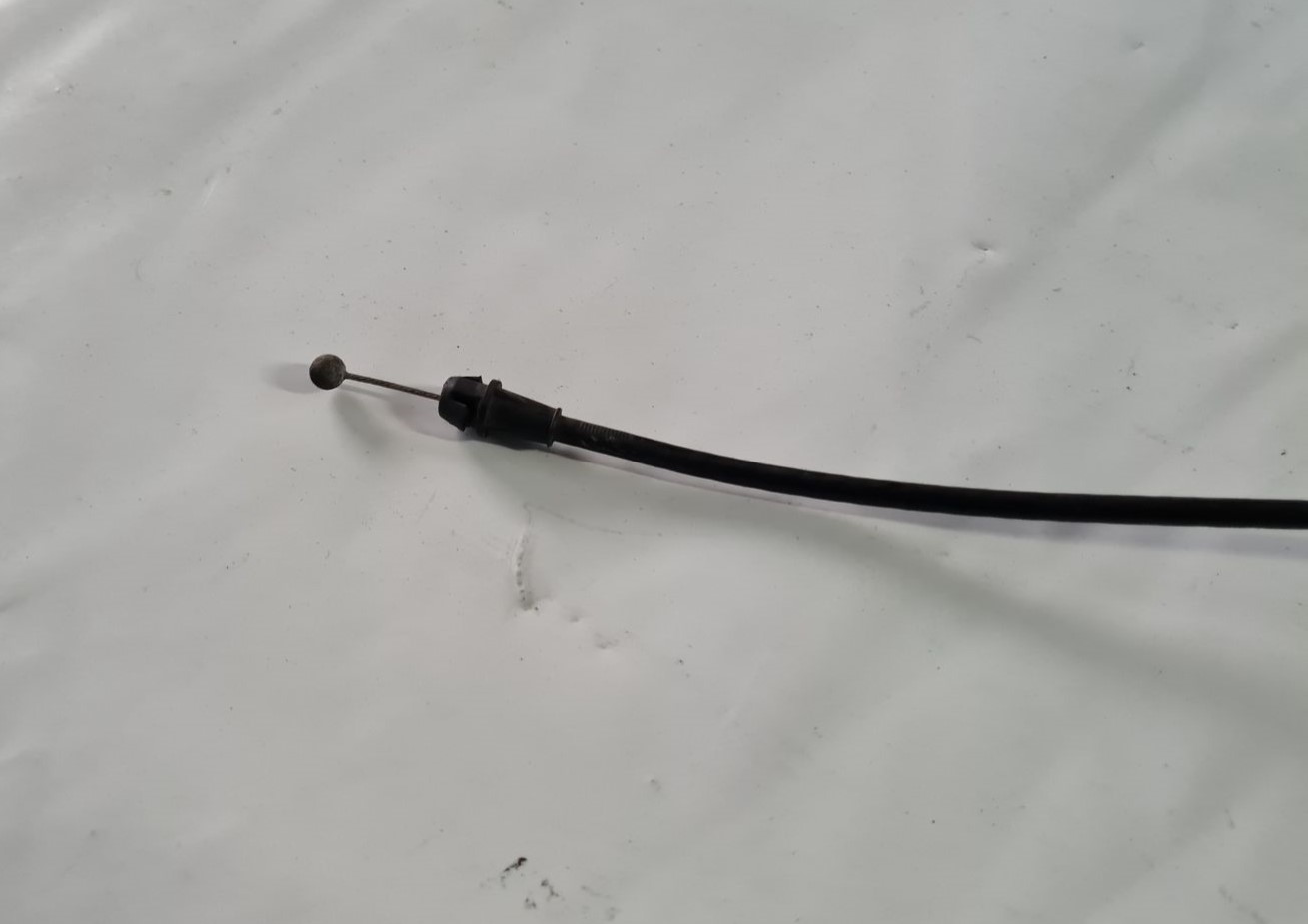 Pārsega slēdzenes trose priekš OPEL INSIGNIA 2016 2 Pārsega slēdzenes trose priekš OPEL INSIGNIA 2016