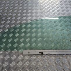 Priekšējo kreiso durvju stikls priekš OPEL VECTRA C 2008