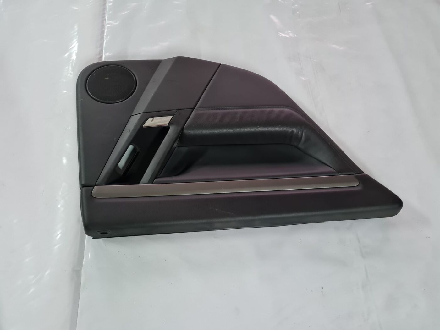 Aizmugurējo kreiso durvju apdare priekš OPEL VECTRA C 2008 2 Aizmugurējo kreiso durvju apdare priekš OPEL VECTRA C 2008