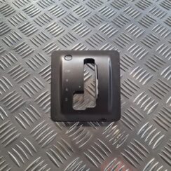 Dekoratīvs rāmis pārnesumu selektoram priekš OPEL VECTRA C 2002