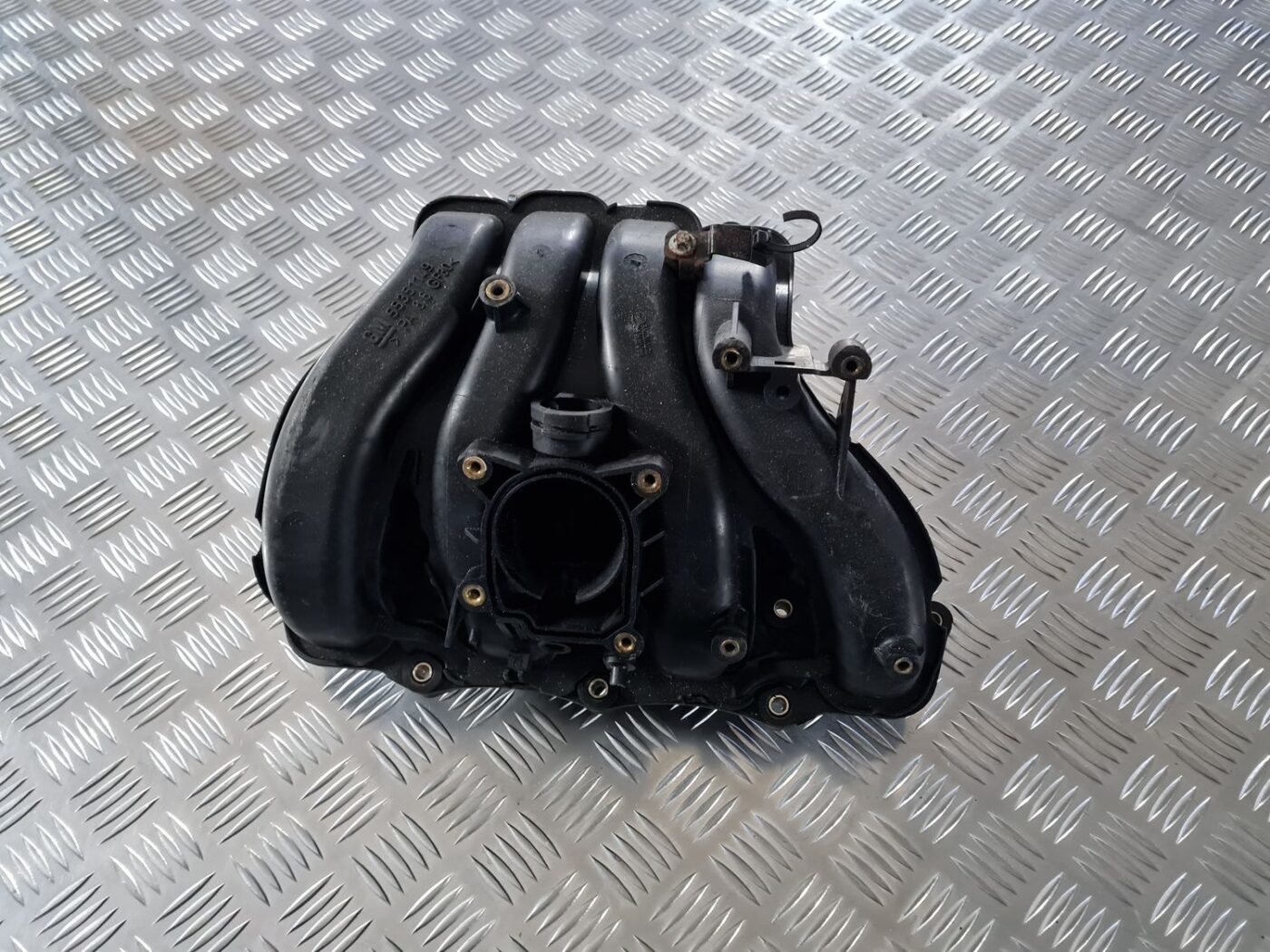 Ieplūdes kolektors priekš OPEL VECTRA C 2002 1 Ieplūdes kolektors priekš OPEL VECTRA C 2002