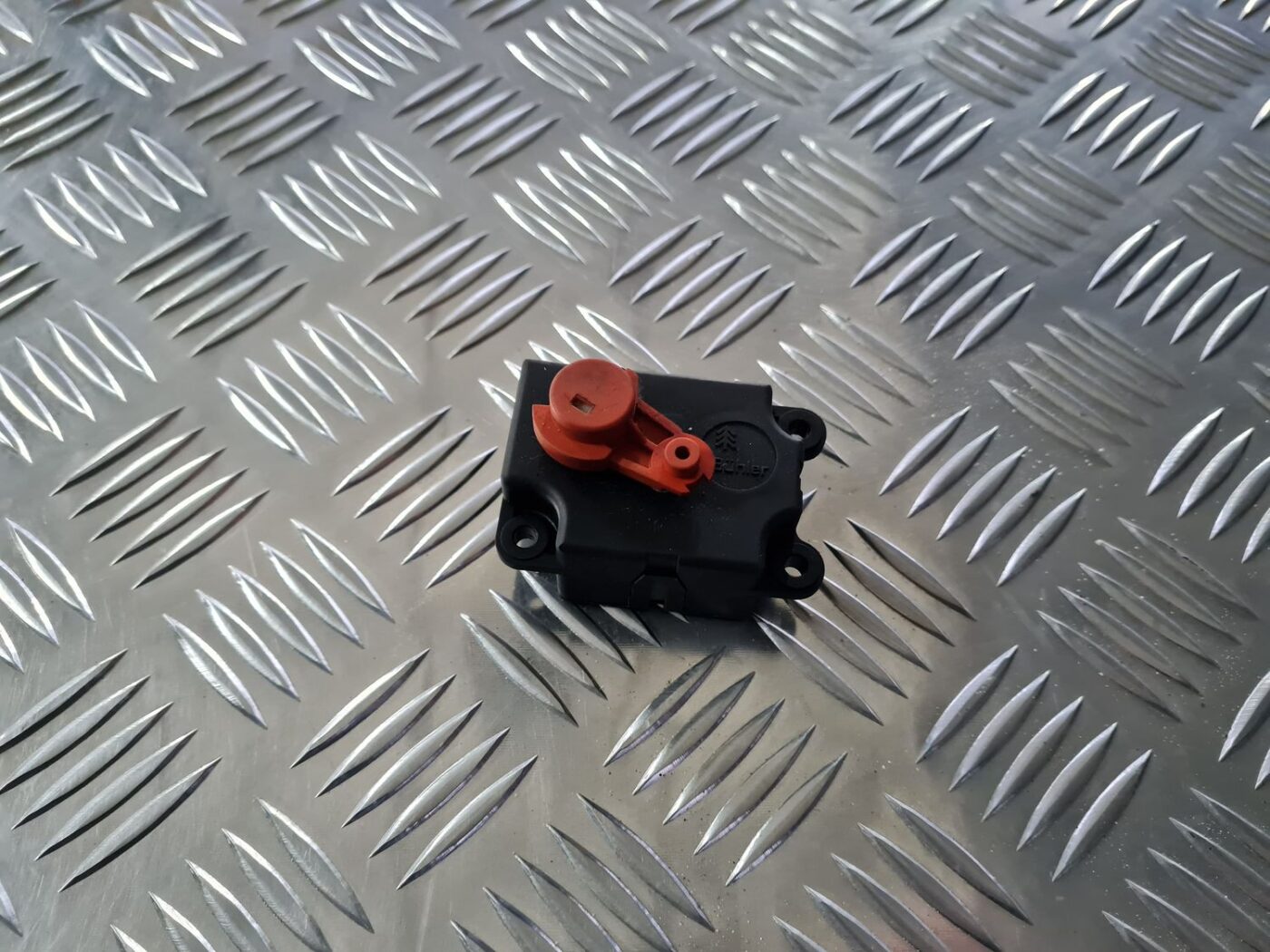 Apsildes sistēmas aktuators priekš OPEL VECTRA C 2002