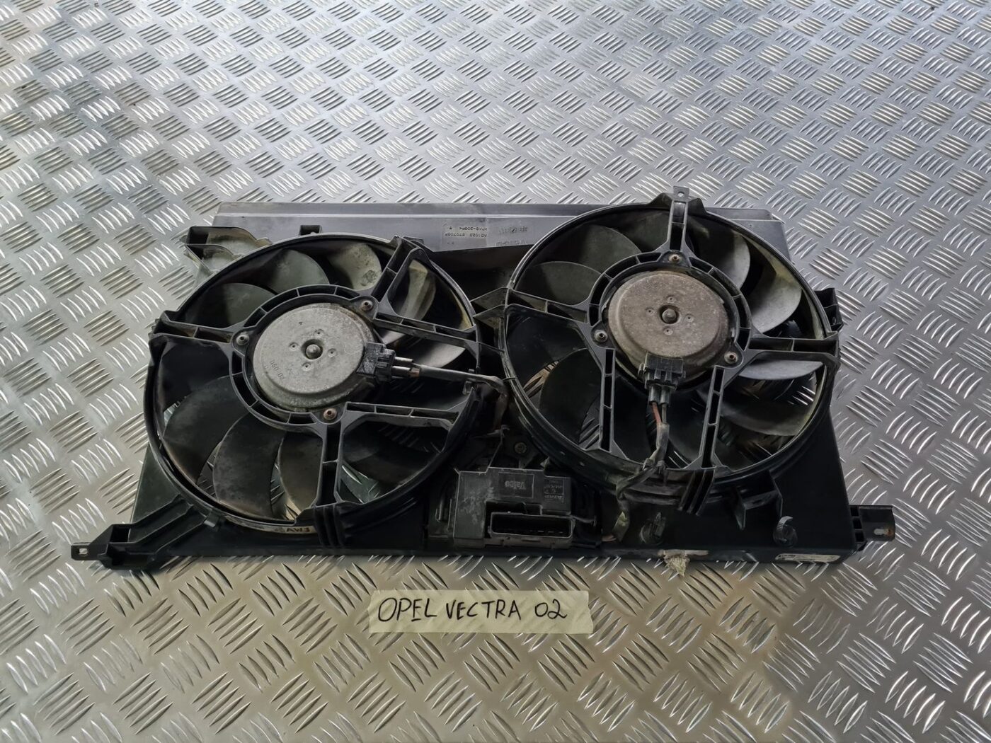 Dzesēšanas radiatora ventilators priekš OPEL VECTRA C 2002 1 Dzesēšanas radiatora ventilators priekš OPEL VECTRA C 2002