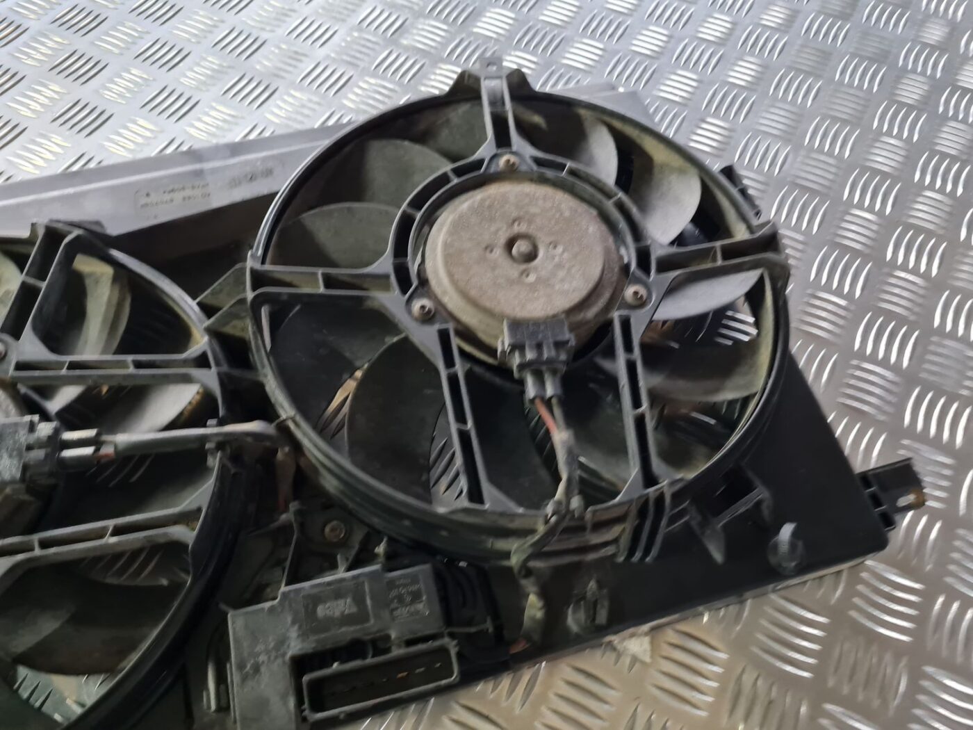 Dzesēšanas radiatora ventilators priekš OPEL VECTRA C 2002 12 Dzesēšanas radiatora ventilators priekš OPEL VECTRA C 2002