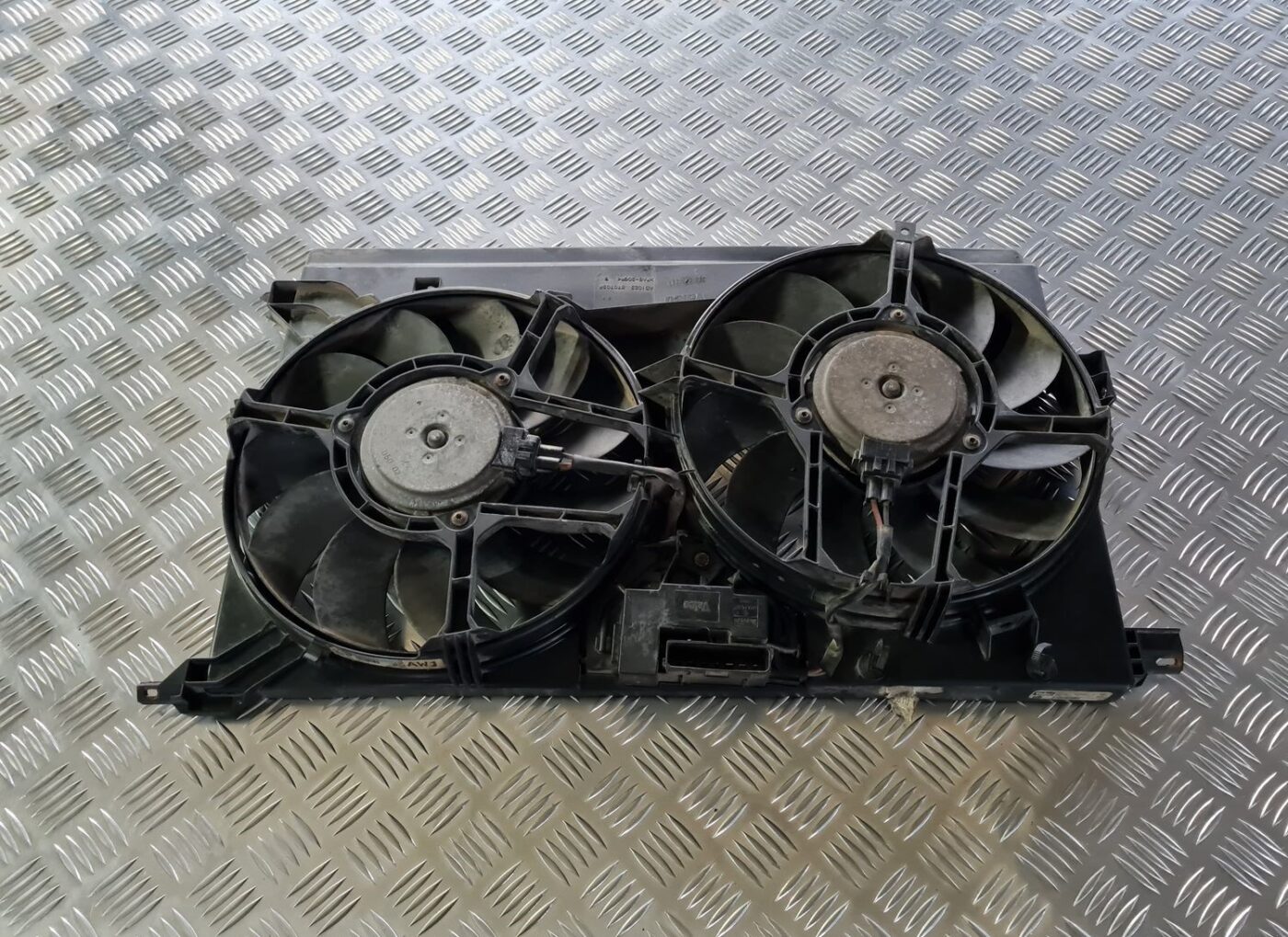 Dzesēšanas radiatora ventilators priekš OPEL VECTRA C 2002 6 Dzesēšanas radiatora ventilators priekš OPEL VECTRA C 2002