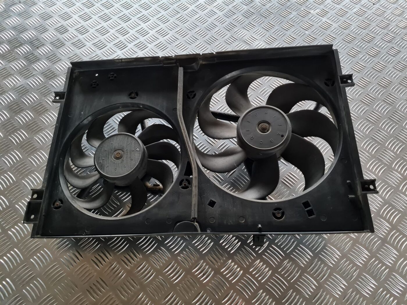 Dzesēšanas radiatora ventilators priekš VW GOLF IV 1999 5 Dzesēšanas radiatora ventilators priekš VW GOLF IV 1999