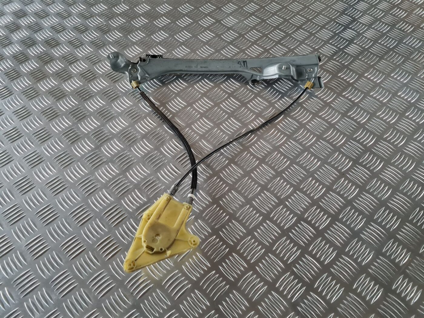 Stikla pacelšanas mehānisms aizmugurējais labais priekš RENAULT LAGUNA 2008 1 Stikla pacelšanas mehānisms aizmugurējais labais priekš RENAULT LAGUNA 2008