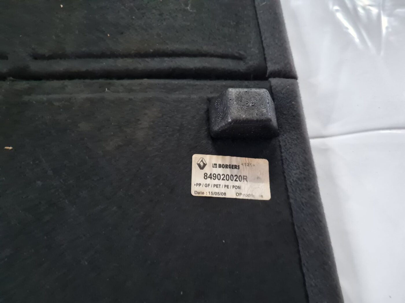 Bagāžnieka grīda priekš RENAULT LAGUNA 2008 3 Bagāžnieka grīda priekš RENAULT LAGUNA 2008