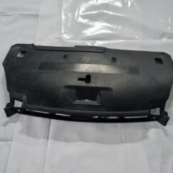 Radiatoru augšēja uzlika priekš RENAULT LAGUNA 2008