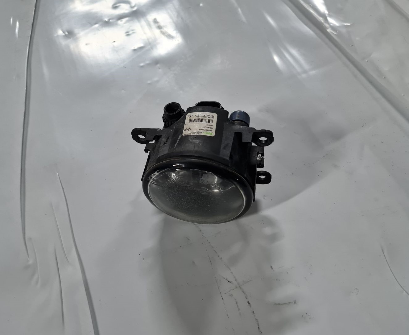 Miglas lukturis priekšā pa kreisi priekš RENAULT LAGUNA 2008 1 Miglas lukturis priekšā pa kreisi priekš RENAULT LAGUNA 2008