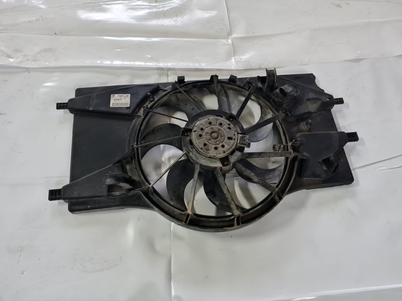 Dzesēšanas radiatora ventilators priekš RENAULT LAGUNA 2008 1 Dzesēšanas radiatora ventilators priekš RENAULT LAGUNA 2008