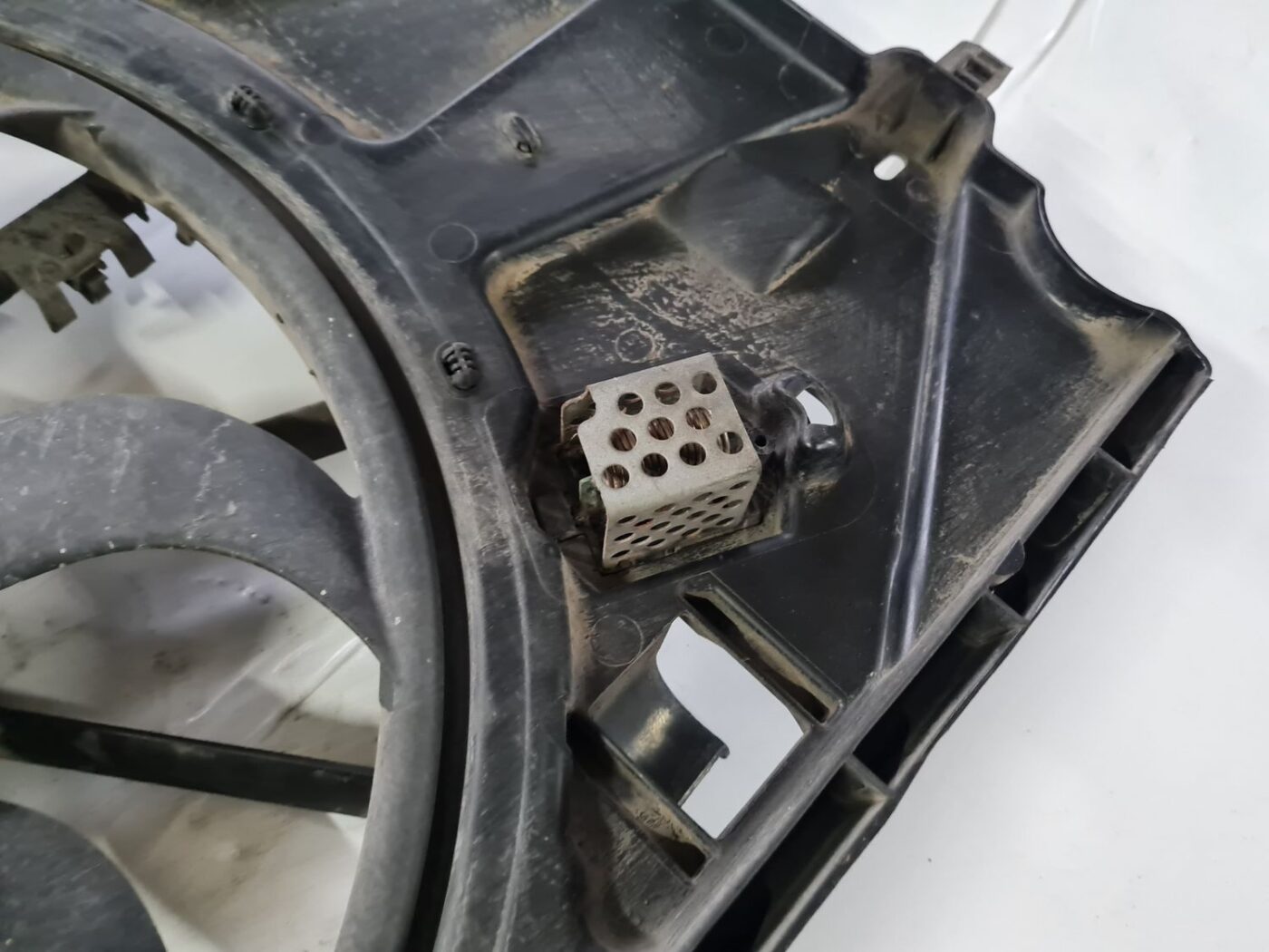 Dzesēšanas radiatora ventilators priekš RENAULT LAGUNA 2008 3 Dzesēšanas radiatora ventilators priekš RENAULT LAGUNA 2008