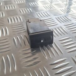 Degvielas tvertnes atvēršanas poga priekš SKODA OCTAVIA 2002