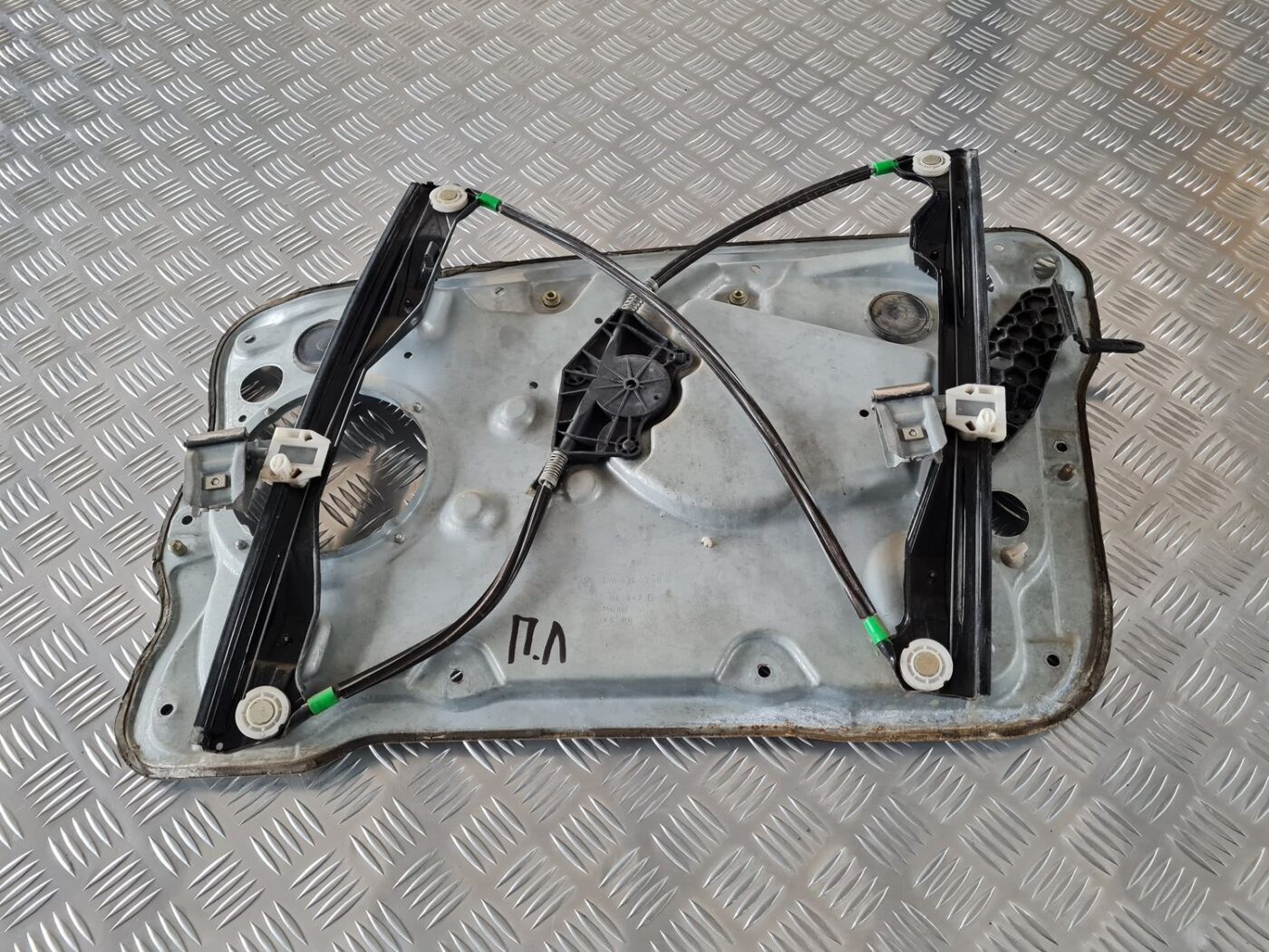 Stikla pacelšanas mehānisma panele priekš ŠKODA FABIA 2003 1 Stikla pacelšanas mehānisma panele priekš ŠKODA FABIA 2003