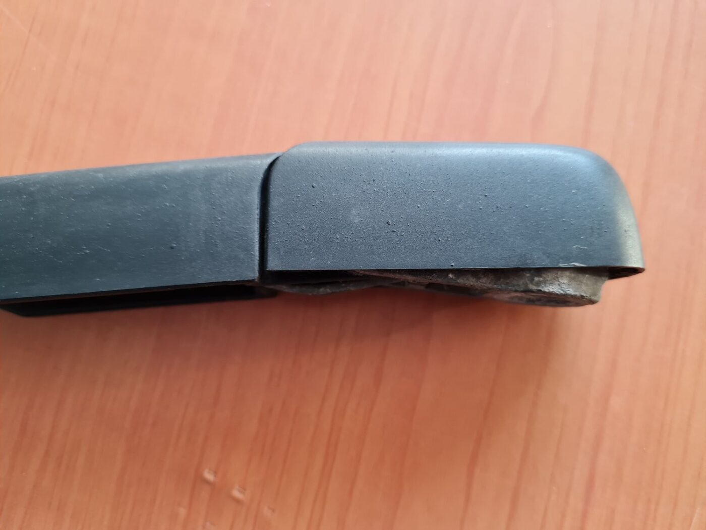 Aizmugurējā loga tīrītāja slotiņa priekš BMW X3 2004 5 Aizmugurējā loga tīrītāja slotiņa priekš BMW X3 2004