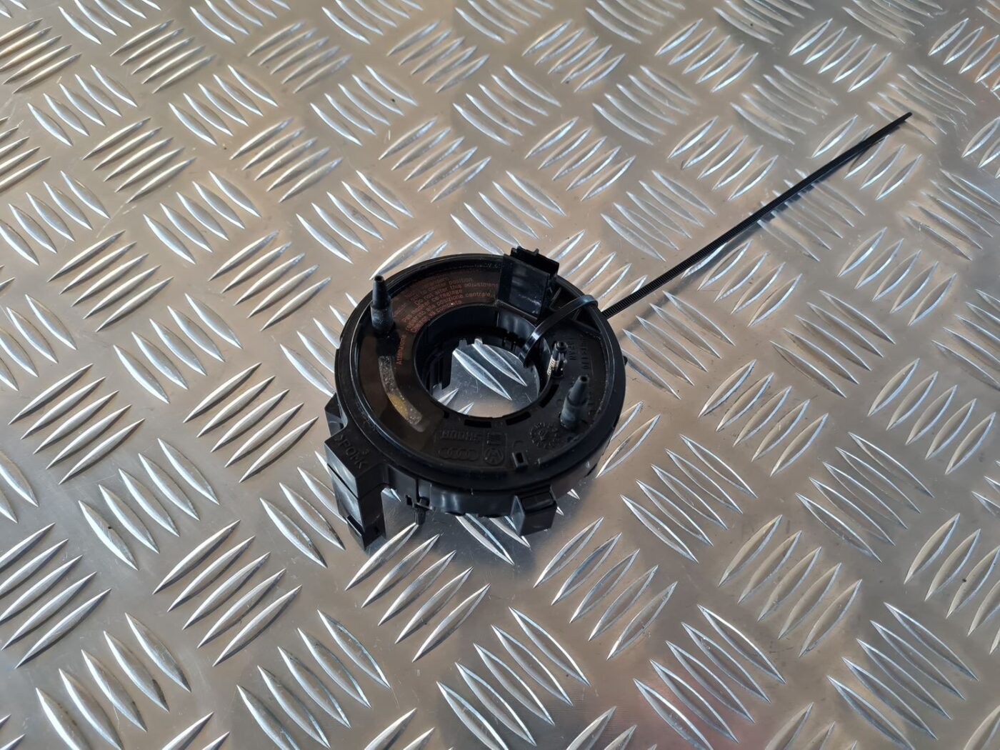 Drošības spilvena slīdgredzens priekš AUDI A6 1998 5 Drošības spilvena slīdgredzens priekš AUDI A6 1998