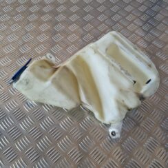 Mazgātāja šķidruma tvertne priekš AUDI A6 1998