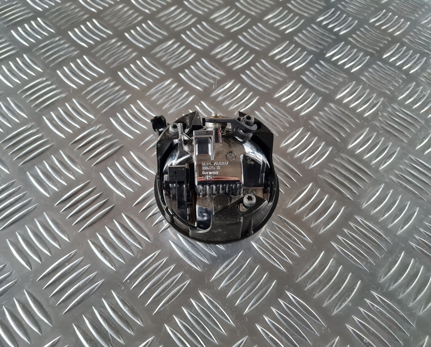 Bagāžnieka vāka slēdzene priekš BMW 6 E63 645 2004 2 Bagāžnieka vāka slēdzene priekš BMW 6 E63 645 2004