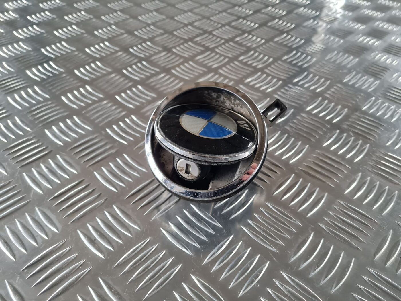 Bagāžnieka vāka slēdzene priekš BMW 6 E63 645 2004 3 Bagāžnieka vāka slēdzene priekš BMW 6 E63 645 2004