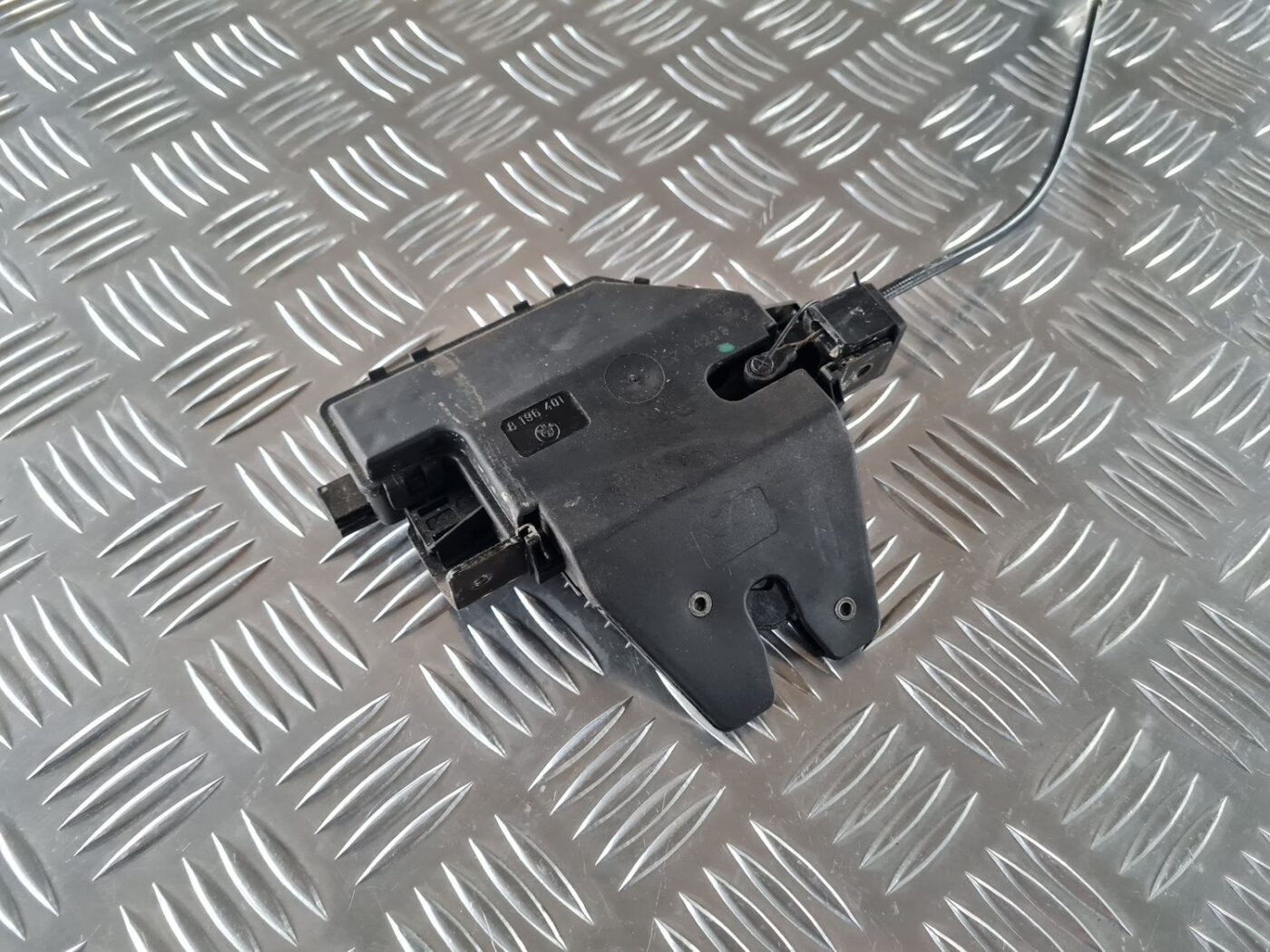 Bagāžnieka vāka slēdzene priekš BMW 6 E63 645 2004 3 Bagāžnieka vāka slēdzene priekš BMW 6 E63 645 2004