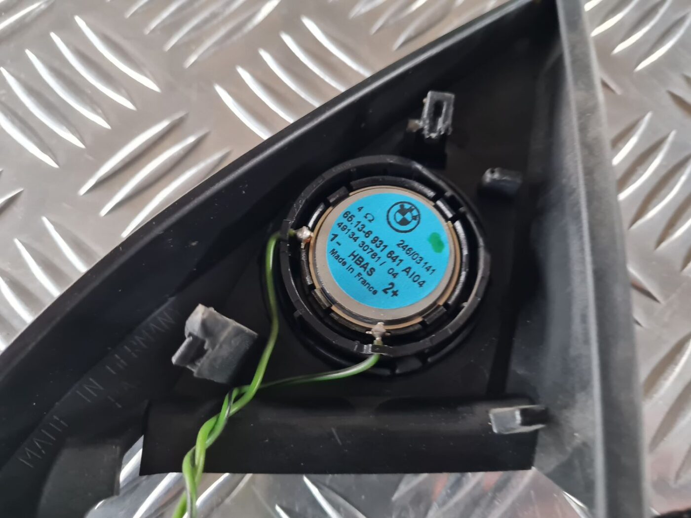 Durvju spoguļa apdares uzlika salonā (ar skaļruni) priekš BMW 6 E63 645 2004 2 Durvju spoguļa apdares uzlika salonā (ar skaļruni) priekš BMW 6 E63 645 2004